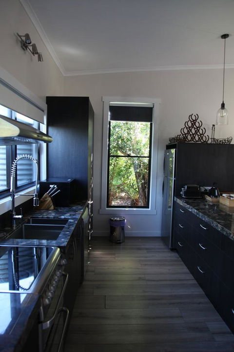 The WeareHouse In Deloraine - Dentist Find 32