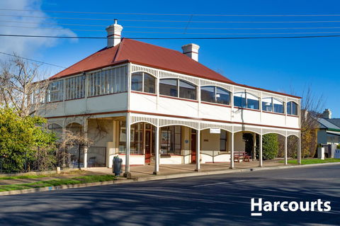 The WeareHouse In Deloraine - Dentist Find 1