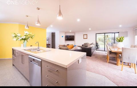 Euphoria House - Dentist Find 0