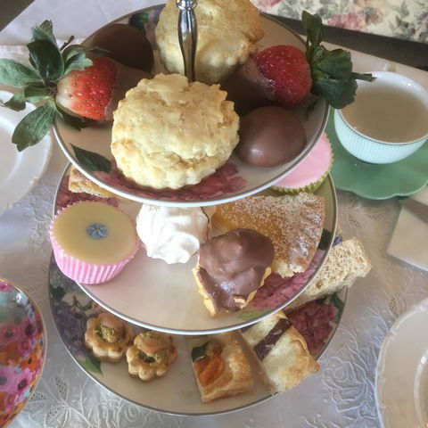 House On The Hill Bed And Breakfast - Dentists Australia 5