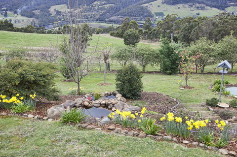 House On The Hill Bed And Breakfast - Dentists Australia 36