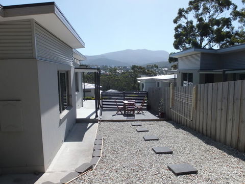 Hobart Villa - Dentist Find 13
