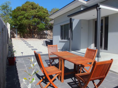 Hobart Villa - Dentist Find 14