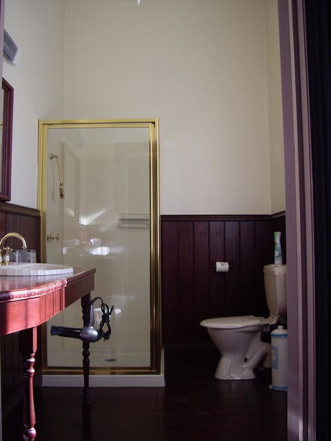 Lucinda B&B - Dentist Find 7