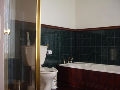 Lucinda B&B - Dentist Find 13