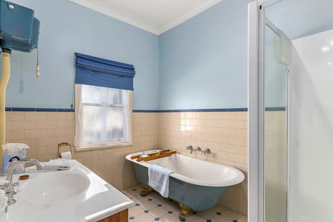 Cambridge House Bed & Breakfast - Dentist Find 16