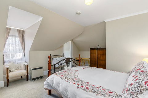 Cambridge House Bed & Breakfast - Dentist Find 7