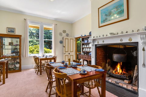 Cambridge House Bed & Breakfast - Dentist Find 25
