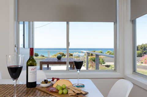 Penguin Beach House - Dentist Find 10