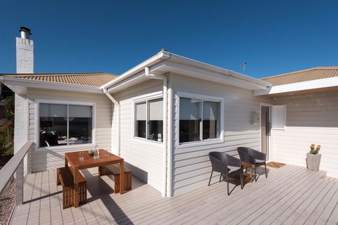 Penguin Beach House - Dentist Find 6