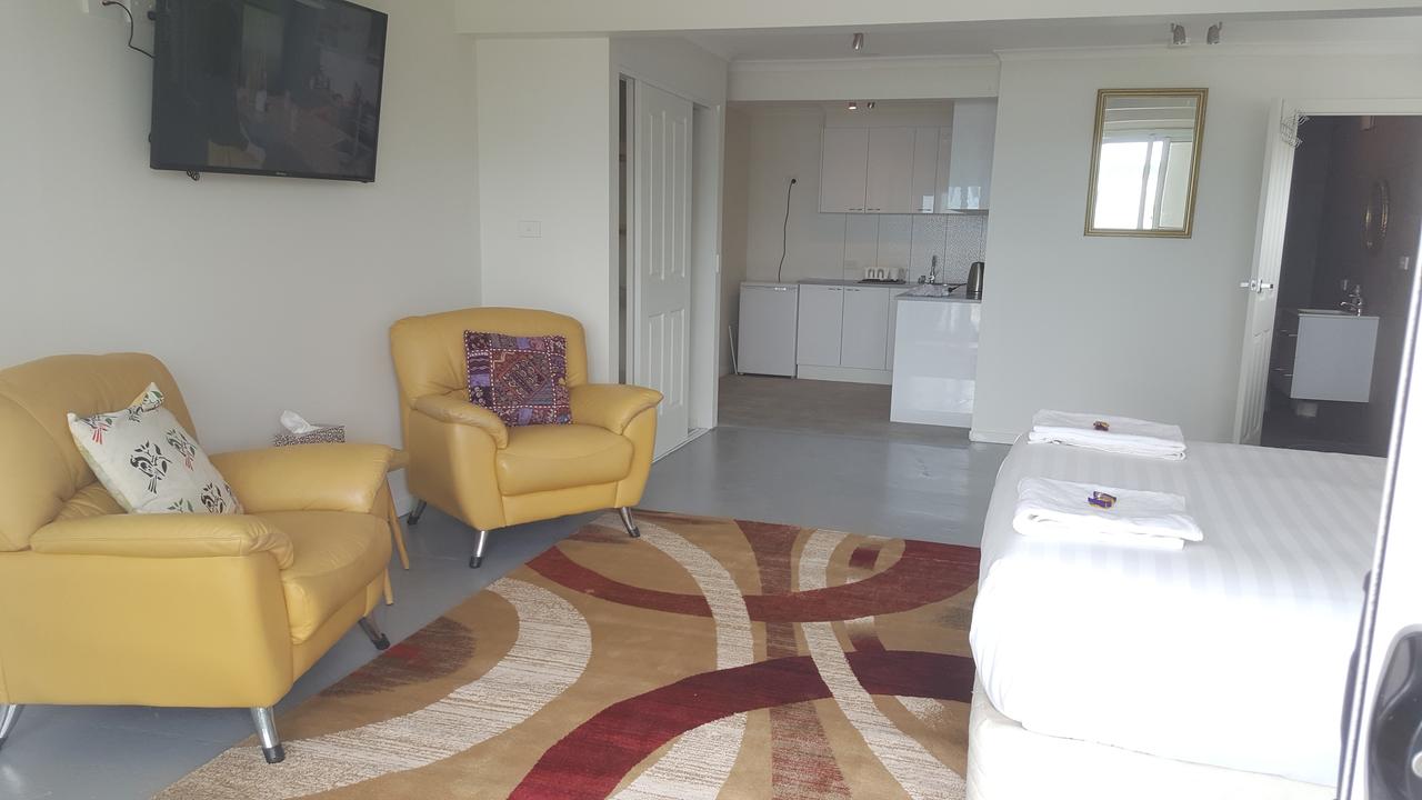 AppleBay Guest house