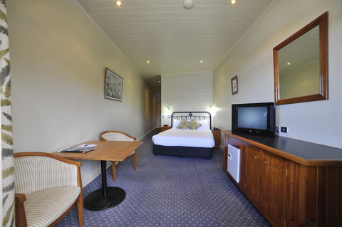 Strahan Village - Dentists Australia 19