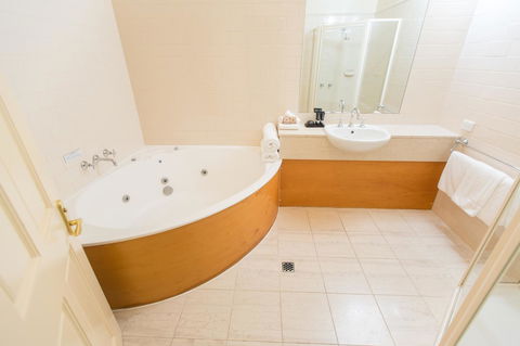 Strahan Village - Dentists Australia 23