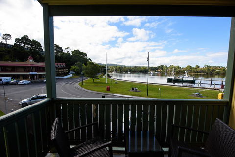 Strahan Village - Dentists Australia 21