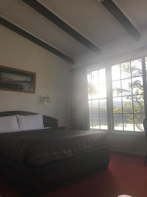 Fox And Hounds Inn - Dentist Find 15