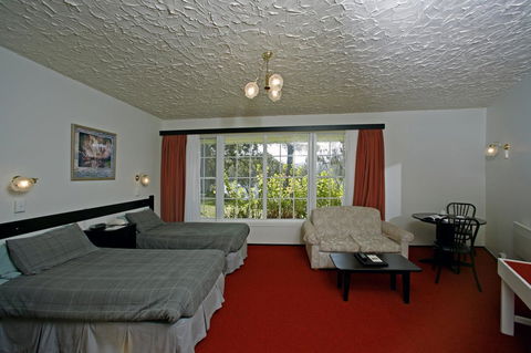Fox And Hounds Inn - Dentist Find 30