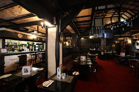 Fox And Hounds Inn - Dentist Find 35