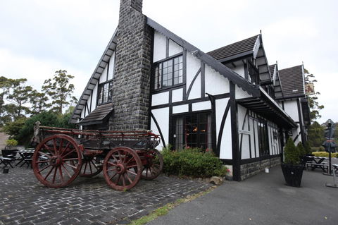 Fox And Hounds Inn - Dentist Find 26