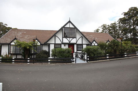 Fox And Hounds Inn - Dentist Find 22