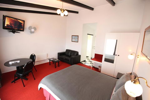 Fox And Hounds Inn - Dentist Find 34