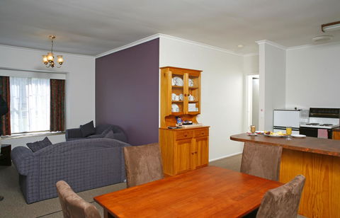 Fox And Hounds Inn - Dentist Find 20
