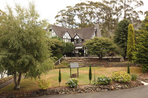 Fox And Hounds Inn - Dentist Find 39
