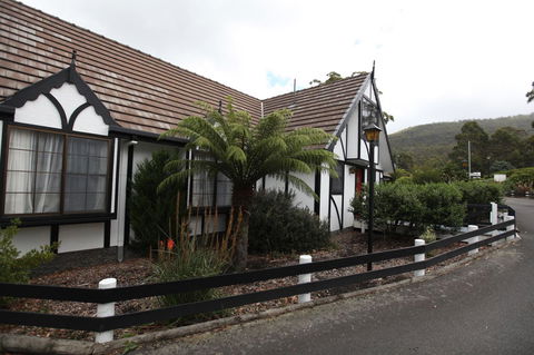 Fox And Hounds Inn - Dentist Find 29