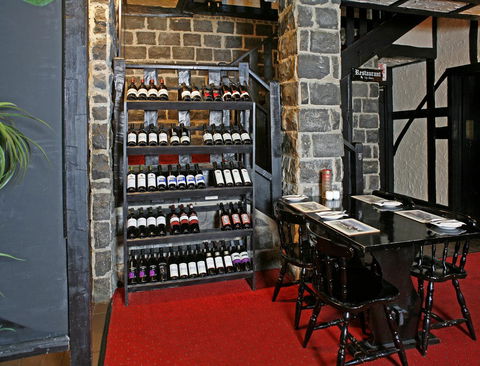 Fox And Hounds Inn - Dentist Find 23