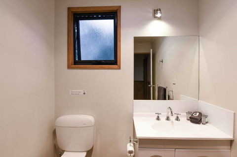 Cradle Mountain Wilderness Village - Dentist Search 25
