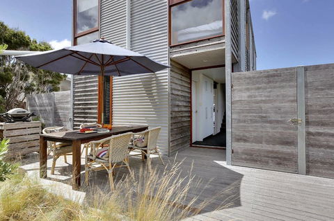 Holland House Bay Of Fires - Dentists Australia 12