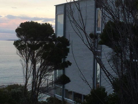 Holland House Bay Of Fires - Dentists Australia 7