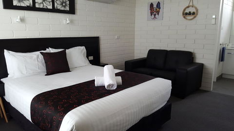 Anchor Wheel Motel - Dentist Find 16