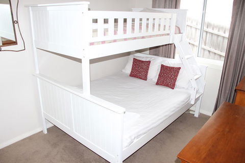 Front Row Beachfront - Dentists Australia 9