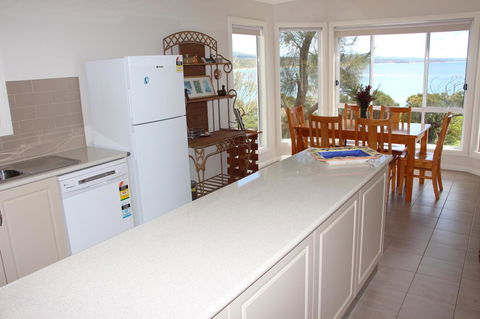 Front Row Beachfront - Dentists Australia 4