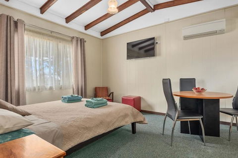 Green Views - Dentists Australia 0