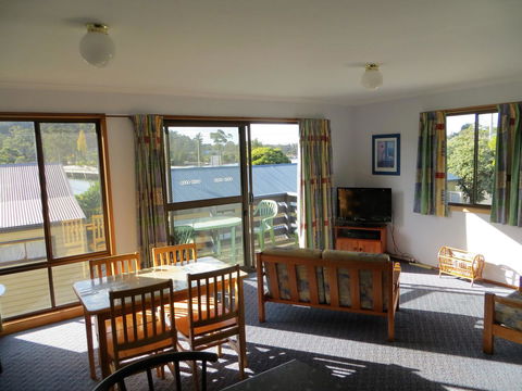 Orford Prosser Holiday Units - Dentists Australia 13