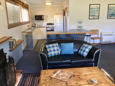 Orford Prosser Holiday Units - Dentists Australia 3