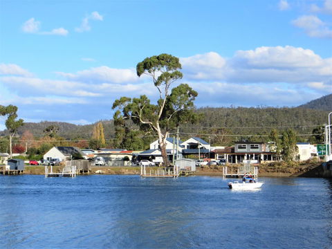 Orford Prosser Holiday Units - Dentists Australia 9
