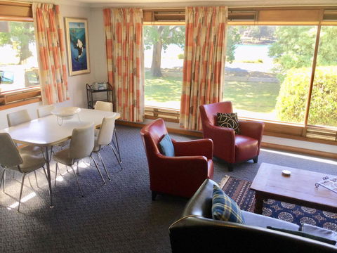 Orford Prosser Holiday Units - Dentists Australia 4