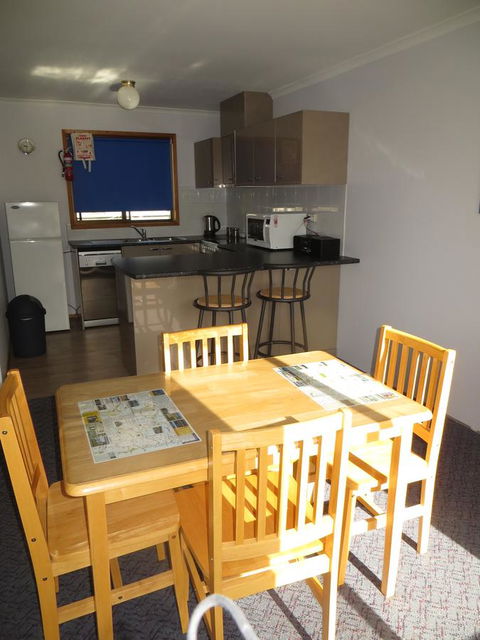 Orford Prosser Holiday Units - Dentists Australia 12