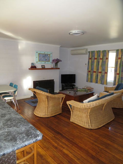 Orford Prosser Holiday Units - Dentists Australia 0