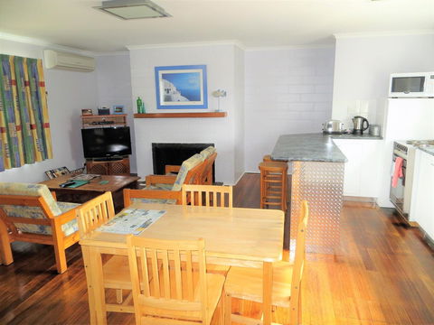Orford Prosser Holiday Units - Dentists Australia 22
