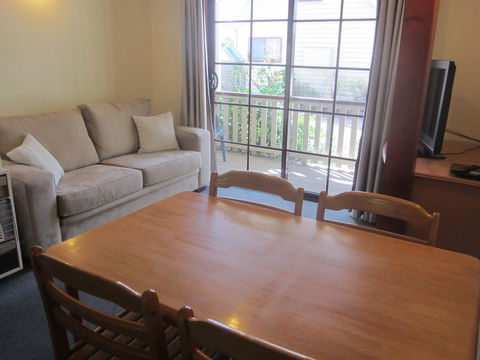 Kitty's Place - Dentist Find 0