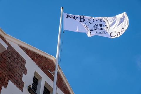 Cygnet Old Bank - Dentist Find 11