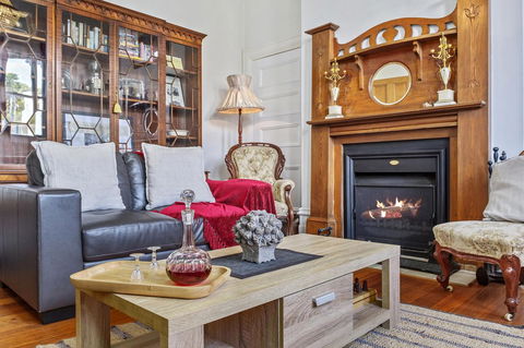 Cygnet Old Bank - Dentist Find 14