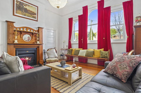 Cygnet Old Bank - Dentist Find 15