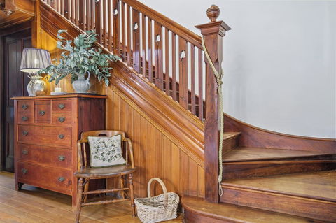 Cygnet Old Bank - Dentist Find 12