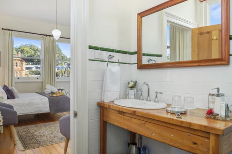 Cygnet Old Bank - Dentist Find 5