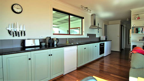 DOLPHIN LOOKOUT COTTAGE - Amazing Views Of The Bay Of Fires - Dentist Find 5