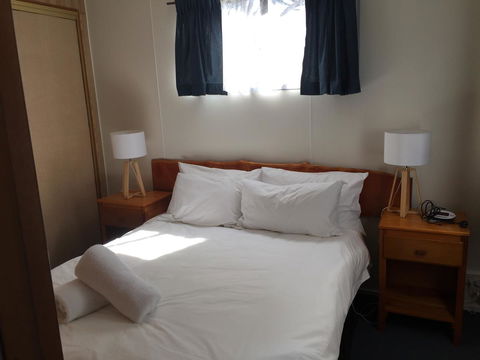 Regatta Point Tavern & Holiday Villas - Dentists Australia 26